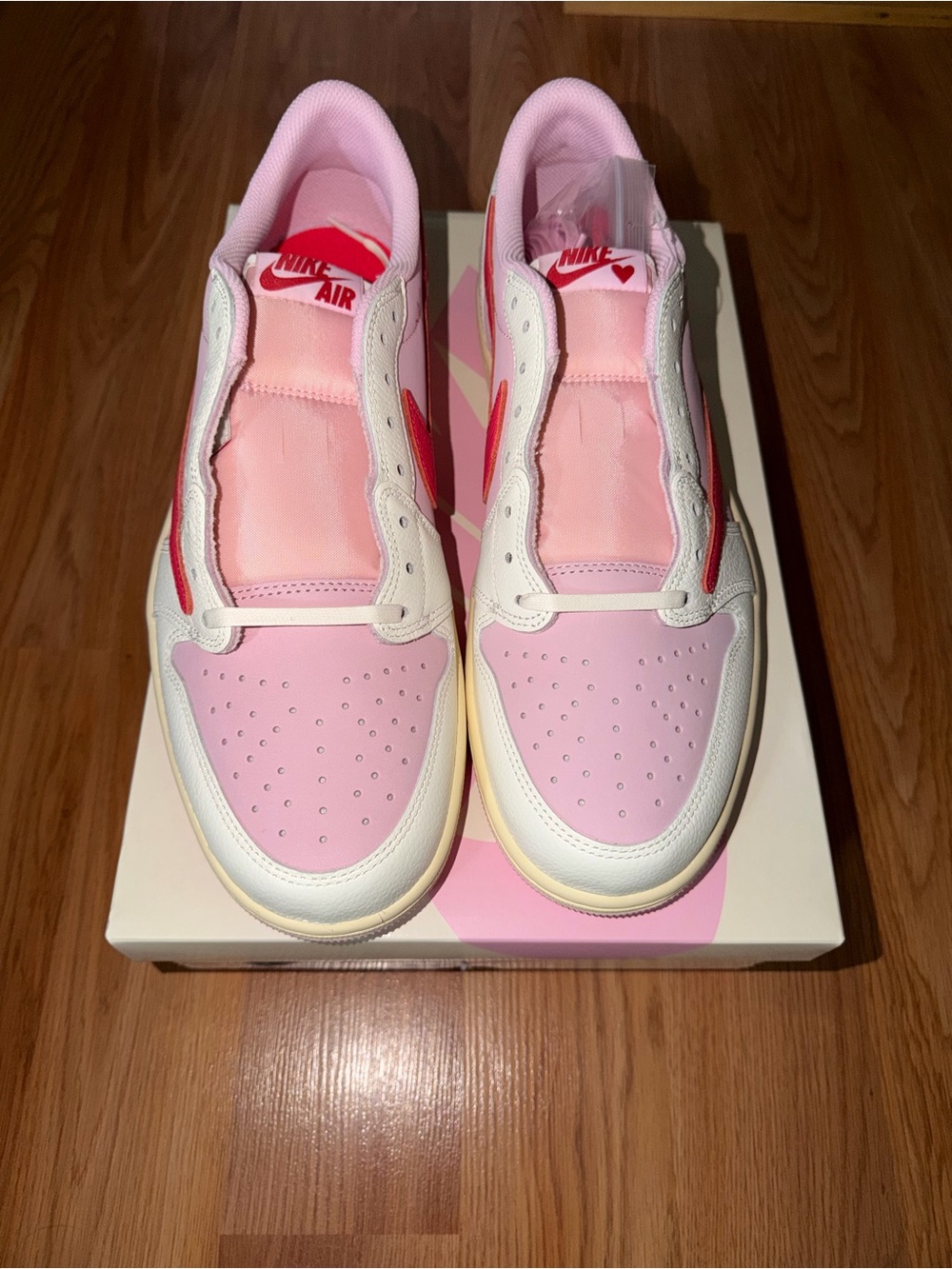 Travis Scott Jordan 1 low OG SP ‘Sail Tropical Pink’